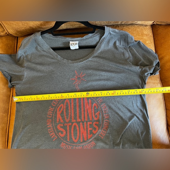 Let Luv Rolling Stones graphic tee, medium. Very good condition. - Picture 8 of 8